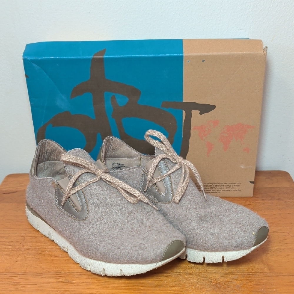 OTBT Radius Wool Sneaker in Pecan Brown Boho Cottage Women's Size 8.5